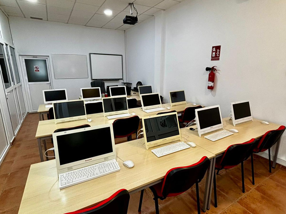 instalaciones-autoescuela-carlos-huercal-almeria (4)